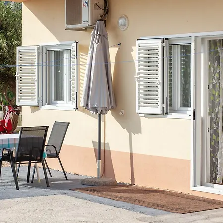 Apartment Iva Vranjes *