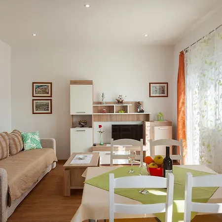 Iva Vranjes Apartment Makarska