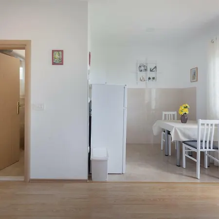 Apartment Iva Vranjes